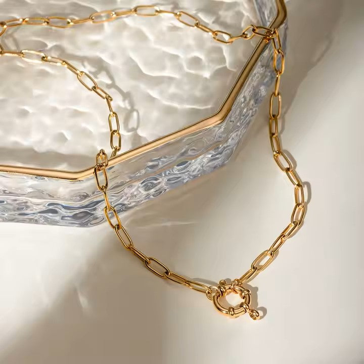Circle Charm Paperclip Necklace Gold
