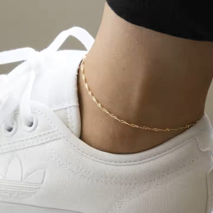Twisted Chain Anklet on Model